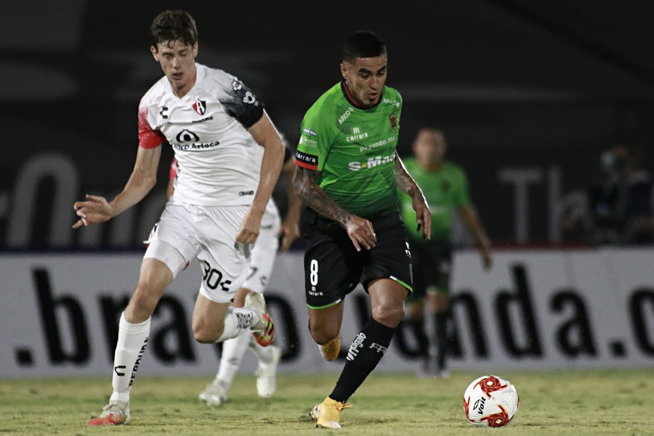 Los Bravos estaban más cerca de empatar que los rojinegros de ampliar la diferencia en los primeros 30’.