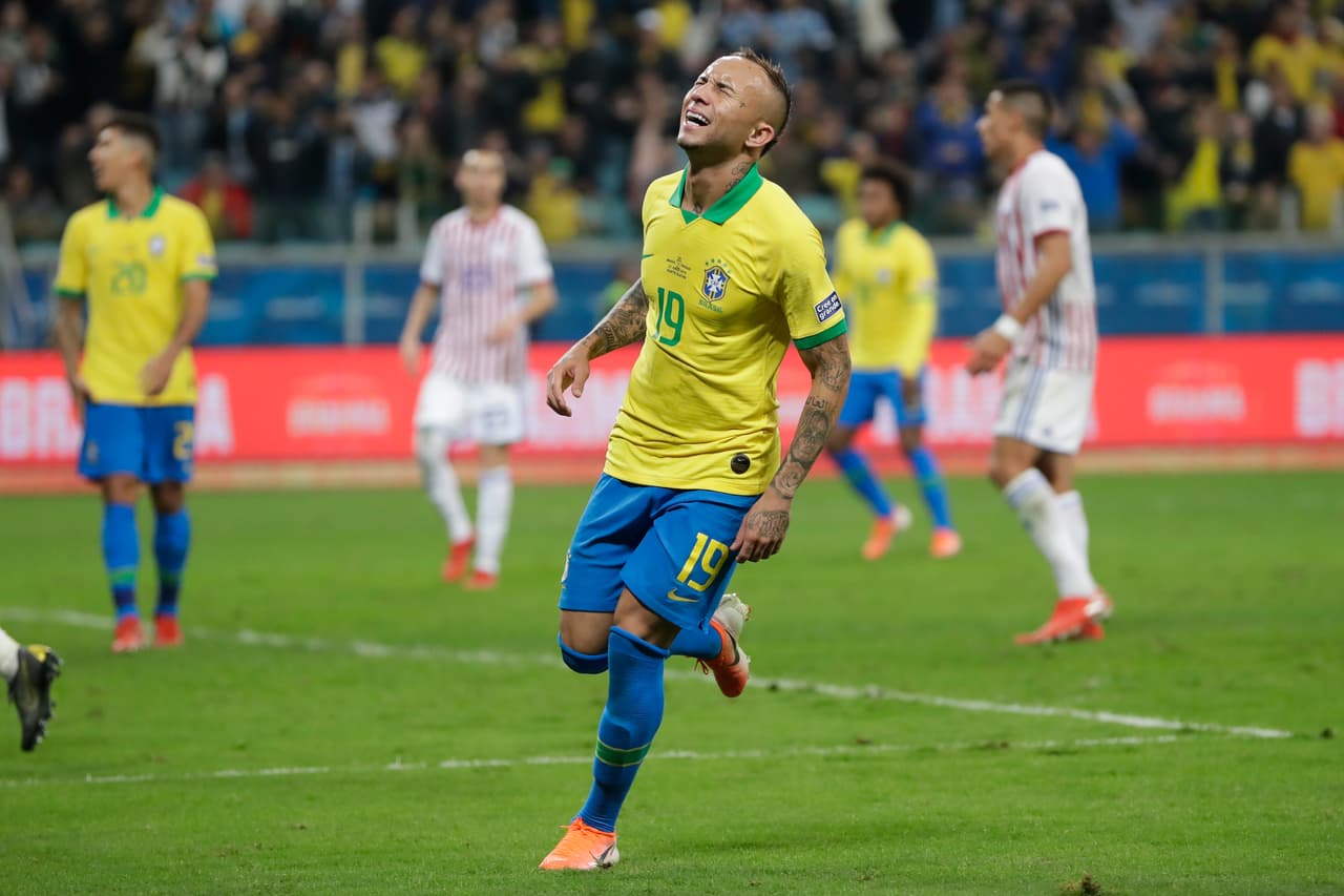 Esto tuvo como consecuencia un frustrante cierre de partido para la Canarinha, pues no marcaron un solo gol y con 10 jugadores el rival, forzó a los penaltis.