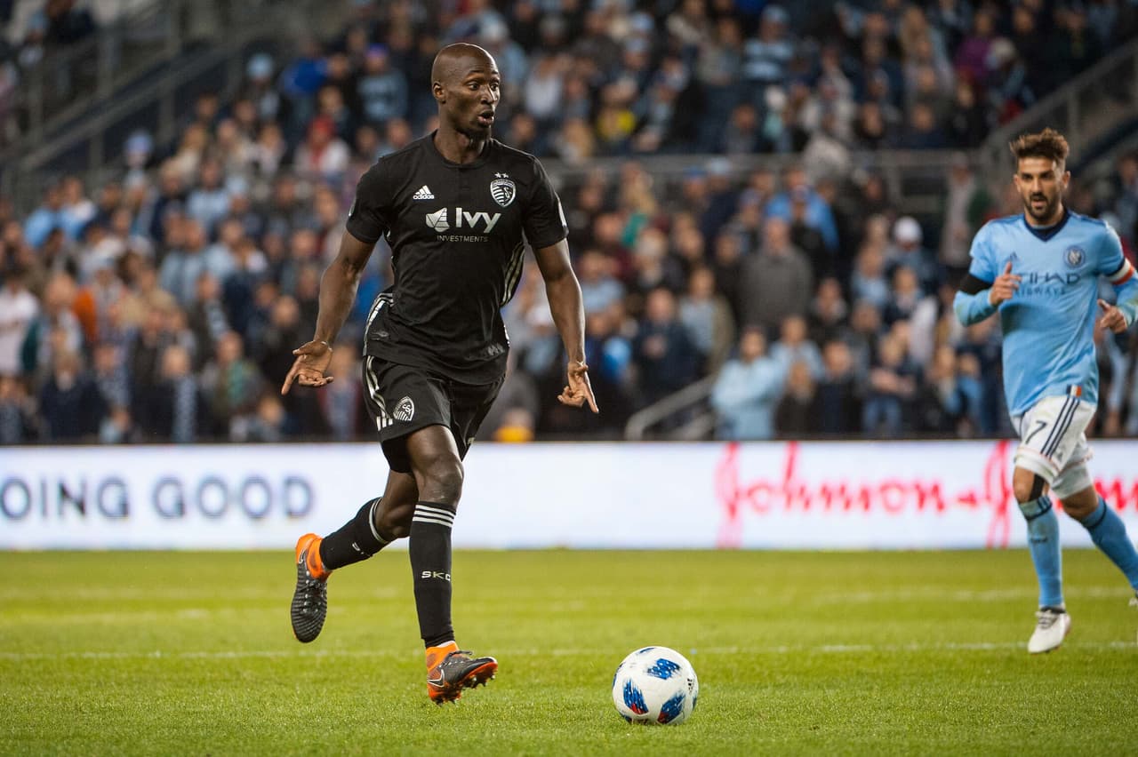 La defensa 'emelesera' podría ser muy fuerte, si el equipo cuenta con jugadores como Ike Opara, de Sporting Kansas City (USA Today Images)