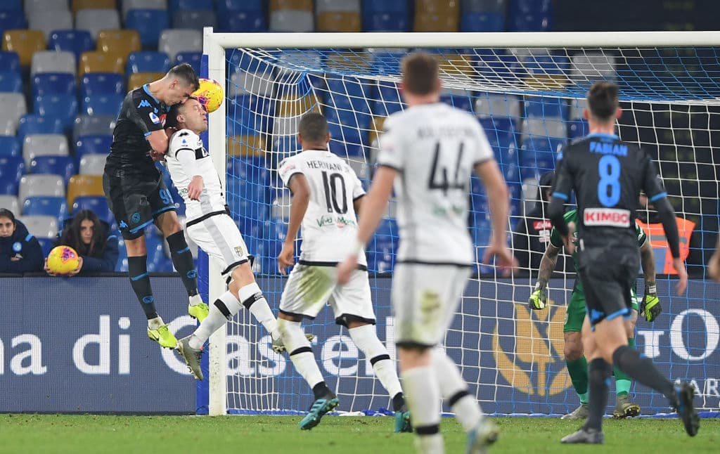 Con goles de Dejan Kulusevski al minuto 4 y Gervinho al 93, Parma se impone 1-2 en su visita al Napoli.