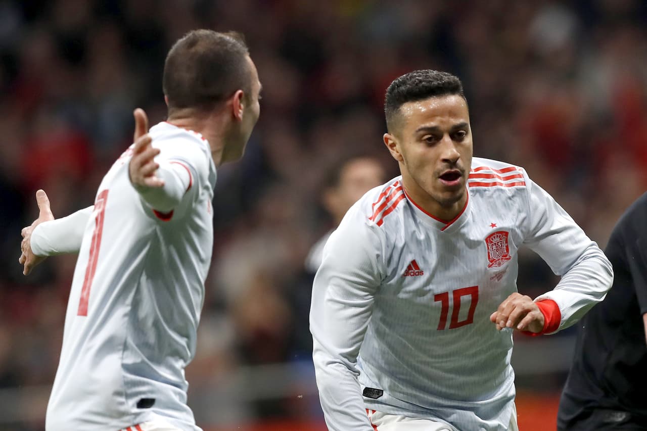 El naturalizado recogió el rebote en el borde del área y de pierna derecha clavó la pelota en el arco que ya defendía Willy Caballero, ya que Romero salió al minuto 22.