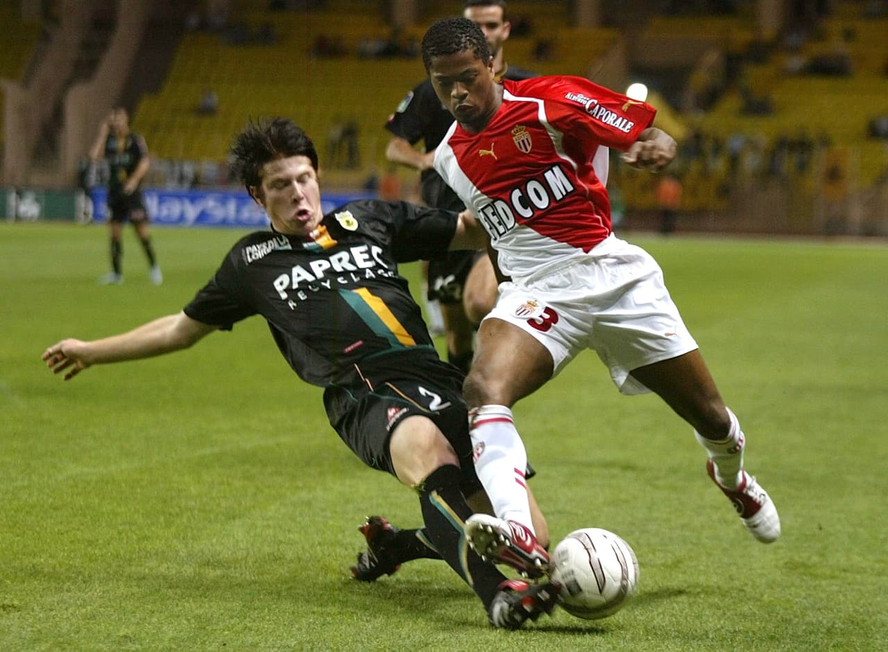 Patrice Evra jugó de 2002 a 2006 en el Mónaco, equipo que le permitió el salto al Manchester United.