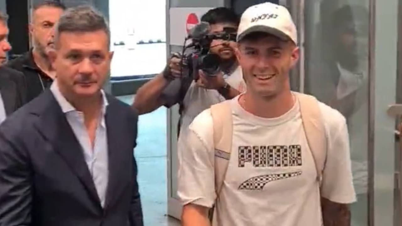 Pulisic llega a Milan para sumarse como refuerzo rossonero