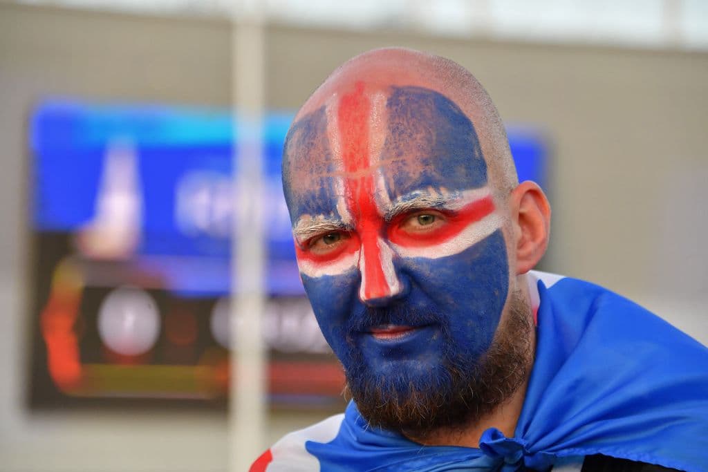 Con enorme alegría y júbilo, las fieles aficiones de Croacia e Islandia abarrotaron la Rostov Arena y sus alrededores para apoyar a sus selecciones con un gran ambiente, muy festivo.