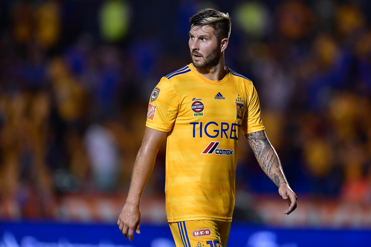 En el eje de ataque apostamos por la mejor carta de la Liga MX en FIFA 20: André-Pierre Gignac. El francés, con su 80 de media, atemorizará a las defensas gracias a su gran físico y golpeo de balón aunque le redujeron considerablemente el ritmo.