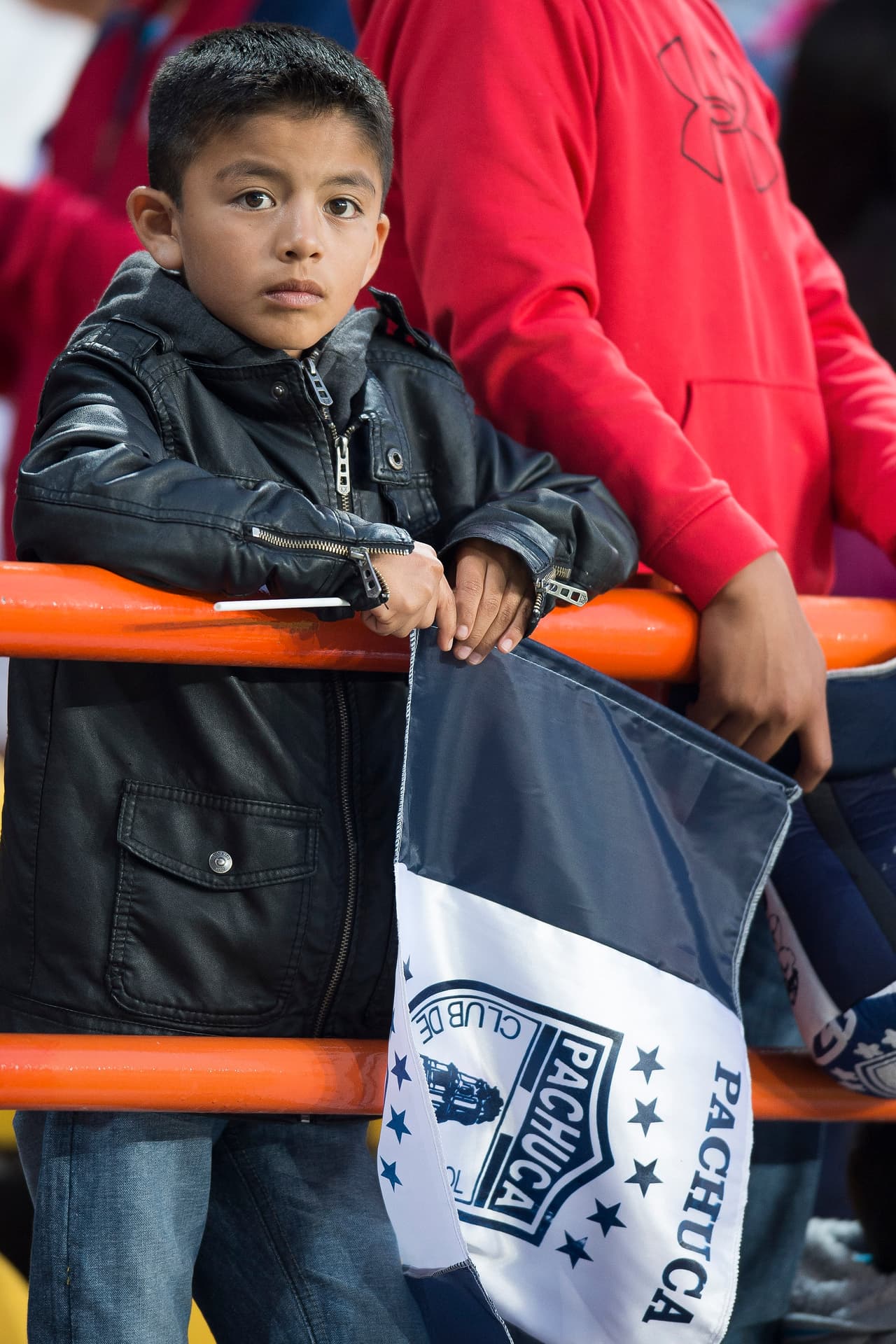 El colorido de la afición en la Jornada 13