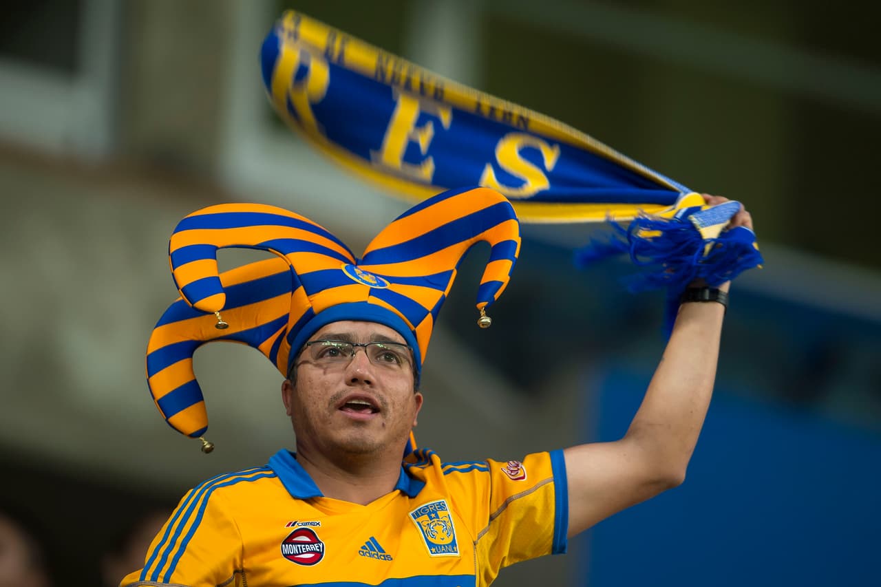 El colorido de la afición en la Jornada 13