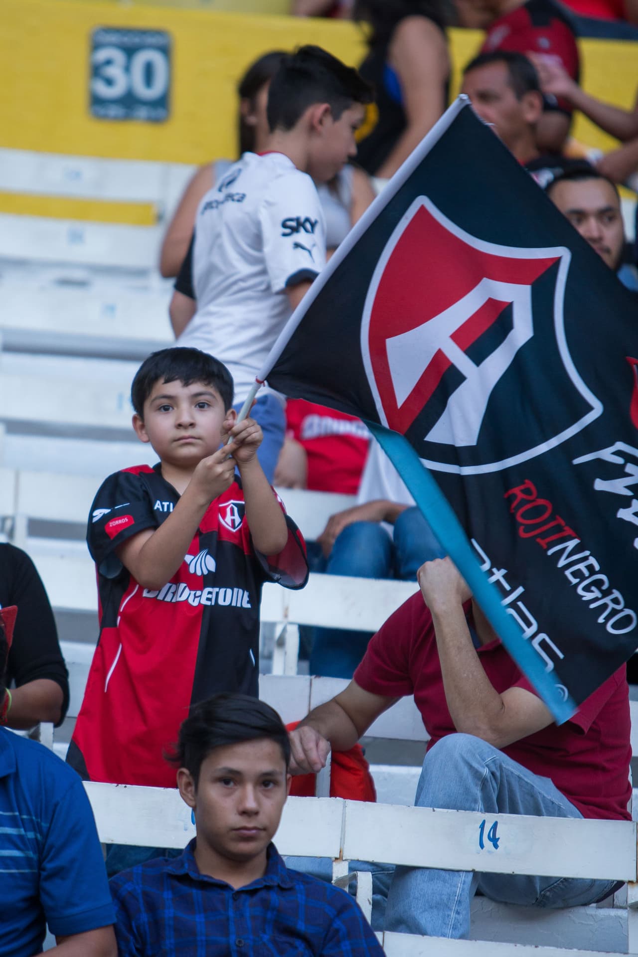 El colorido de la afición en la Jornada 13