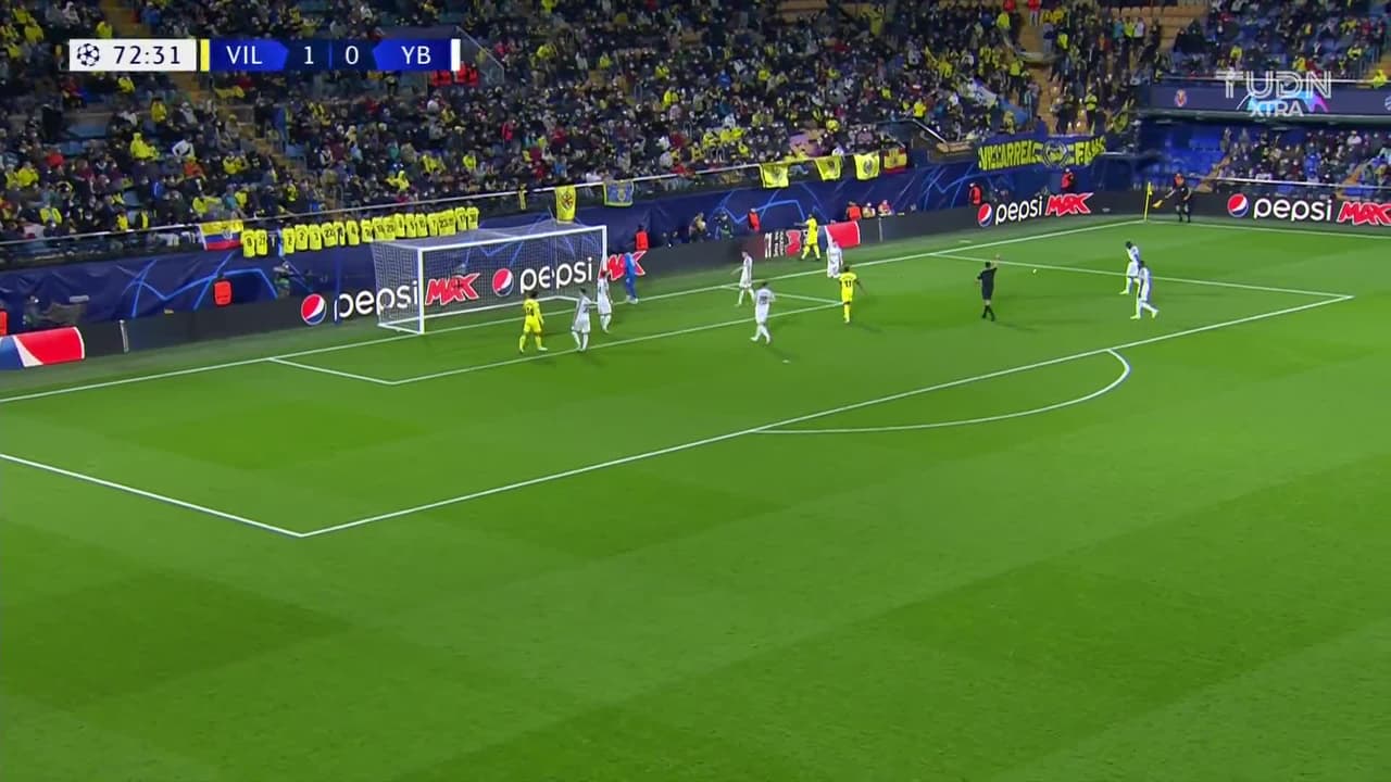 ¡TIRO ATAJADO! disparo por Arnaut Danjuma.