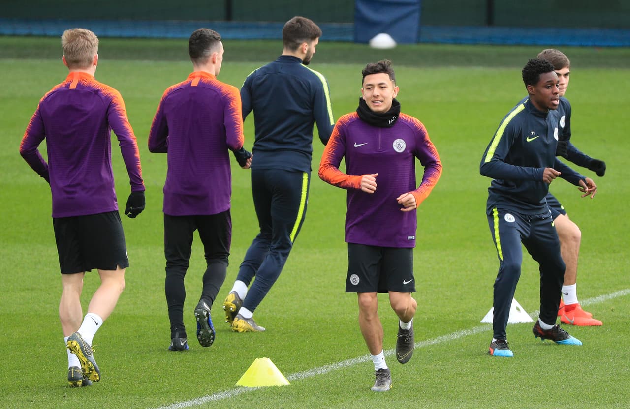 Aunque no serán tenidos en cuenta, Pep le ha dado tiempo de entrenamiento a varios jóvenes con el primer equipo como lo son el colombiano Ian Carlo Poveda, Cameron Humphreys, Felix Nmecha, entre otros.