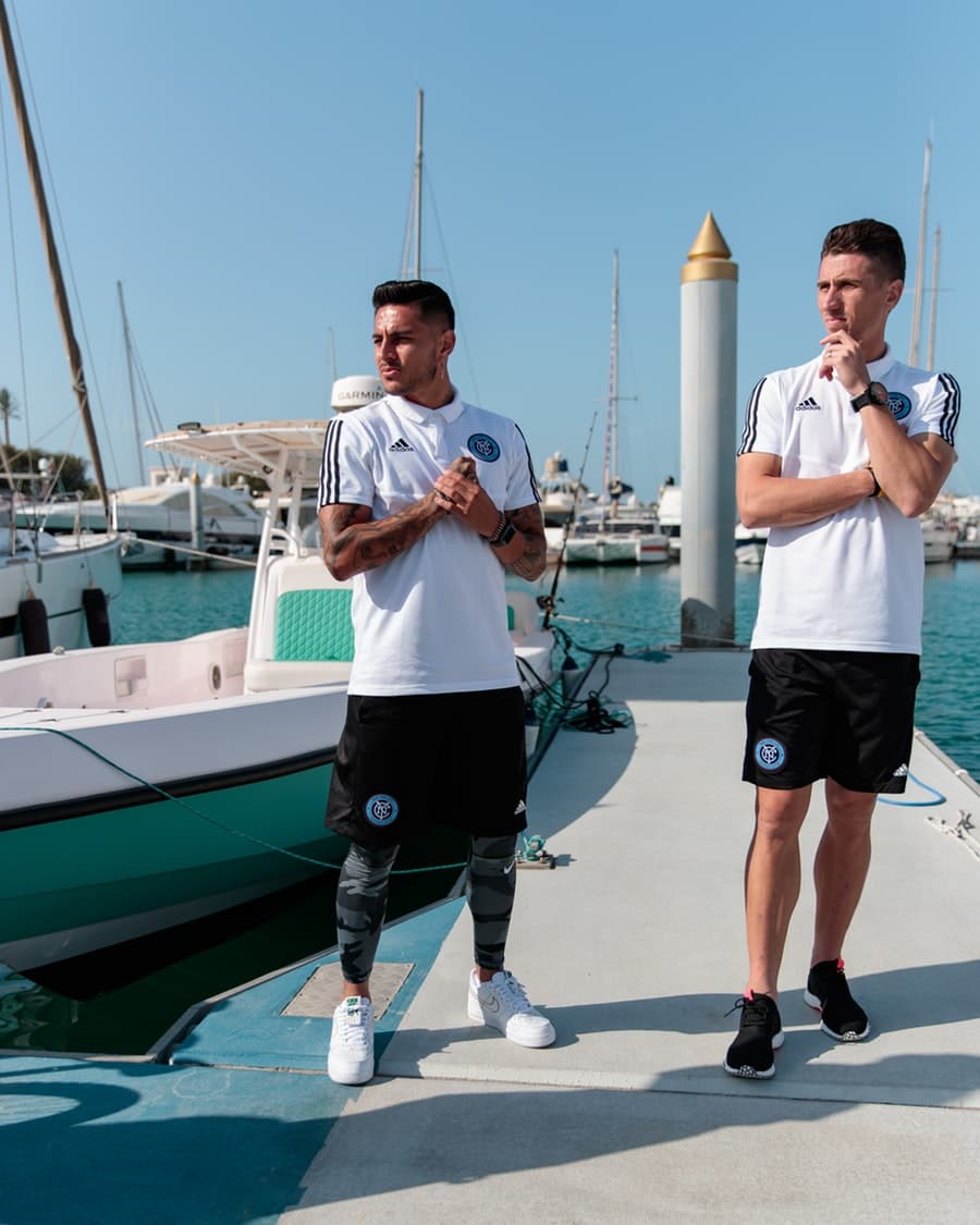 Amigos y competidores por la misma posición en el lateral izquierdo de New York City FC: el tico Ronald Matarrita y el estadounidense Ben Sweat. (New York City FC)