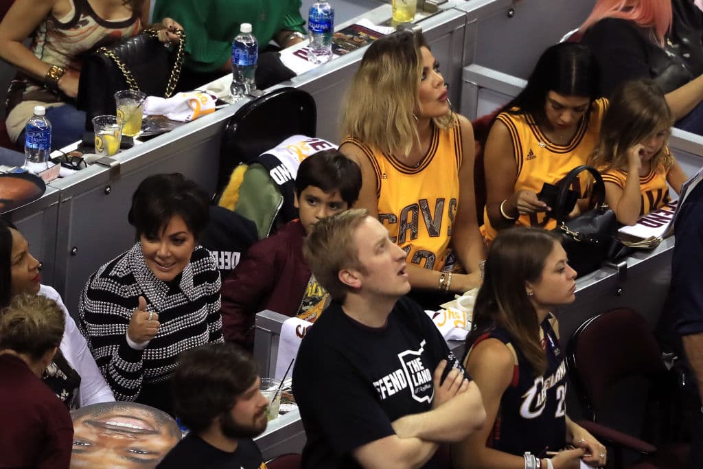 Aún así, Kardashian sigue en la vida del jugador como un elemento de controversia más para Thompson.