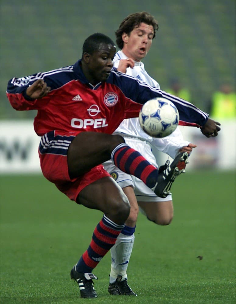 El ghanés Samuel Kuffour fue campeón mundial Sub 17 en Italia 1991 y subcampeón en Japón 1993. Tres años después inició una próspera etapa de 10 años con el Bayern Munich, equipo con el que ganó una Champions League y seis Bundesligas. Con su selección, en categorías juveniles, también fue subcampeón Sub 20 en Australia 1993 y plata olímpica en Barcelona 1992.