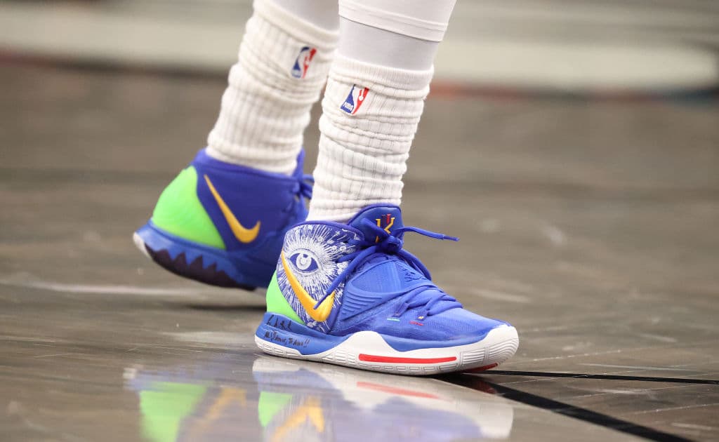 Sigue la pasarela de colores y nuevos diseños en el calzado de los mejores basquetbolistas de la NBA.