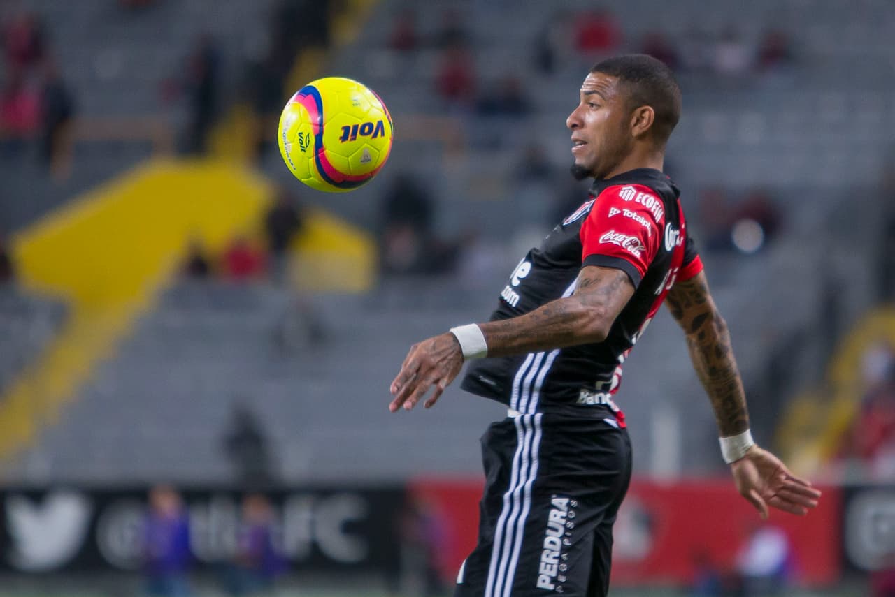 Al segundo tiempo, el empuje local fue el mismo pero los resultados y la claridad tampoco fueron eficaces.