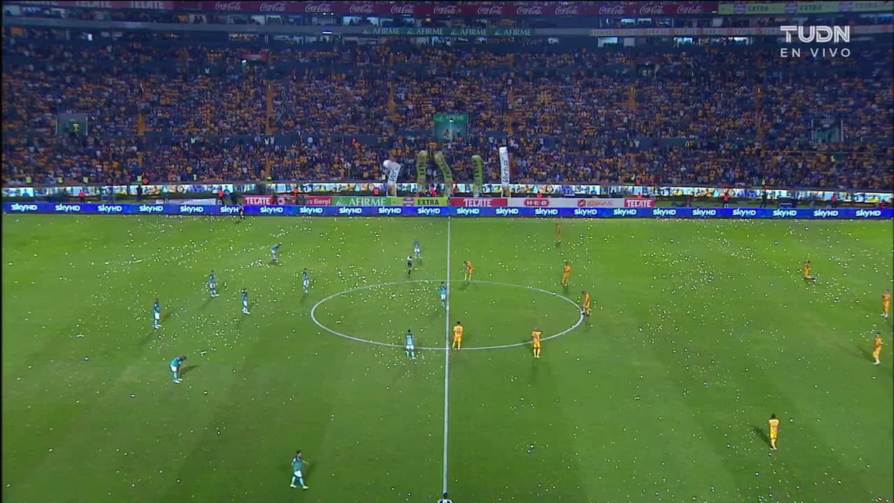 ¡TIRO ATAJADO! disparo por Nicolás López.