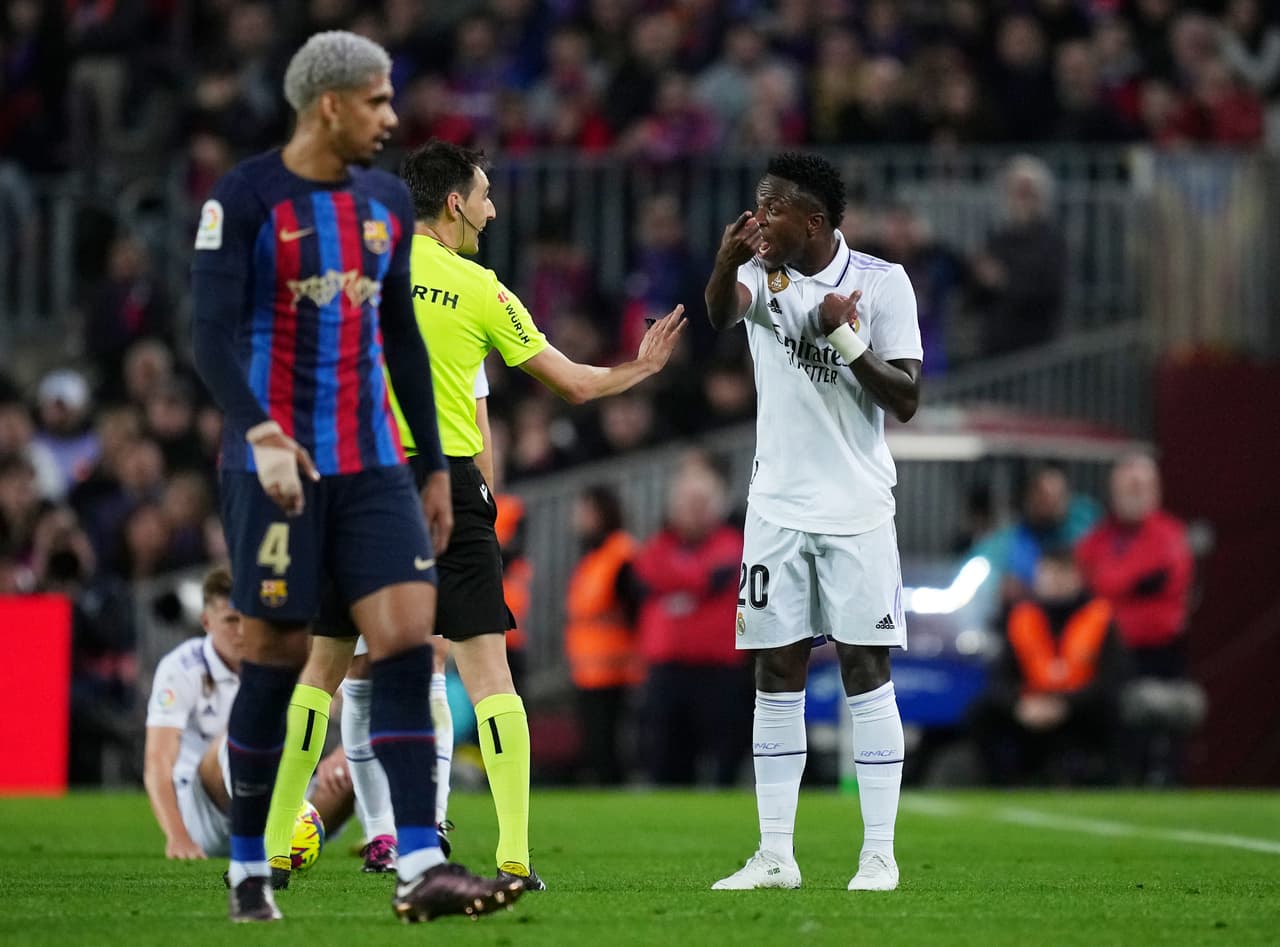 Barcelona se llevó un Clásico dramático y casi tiene LaLiga en la bolsa