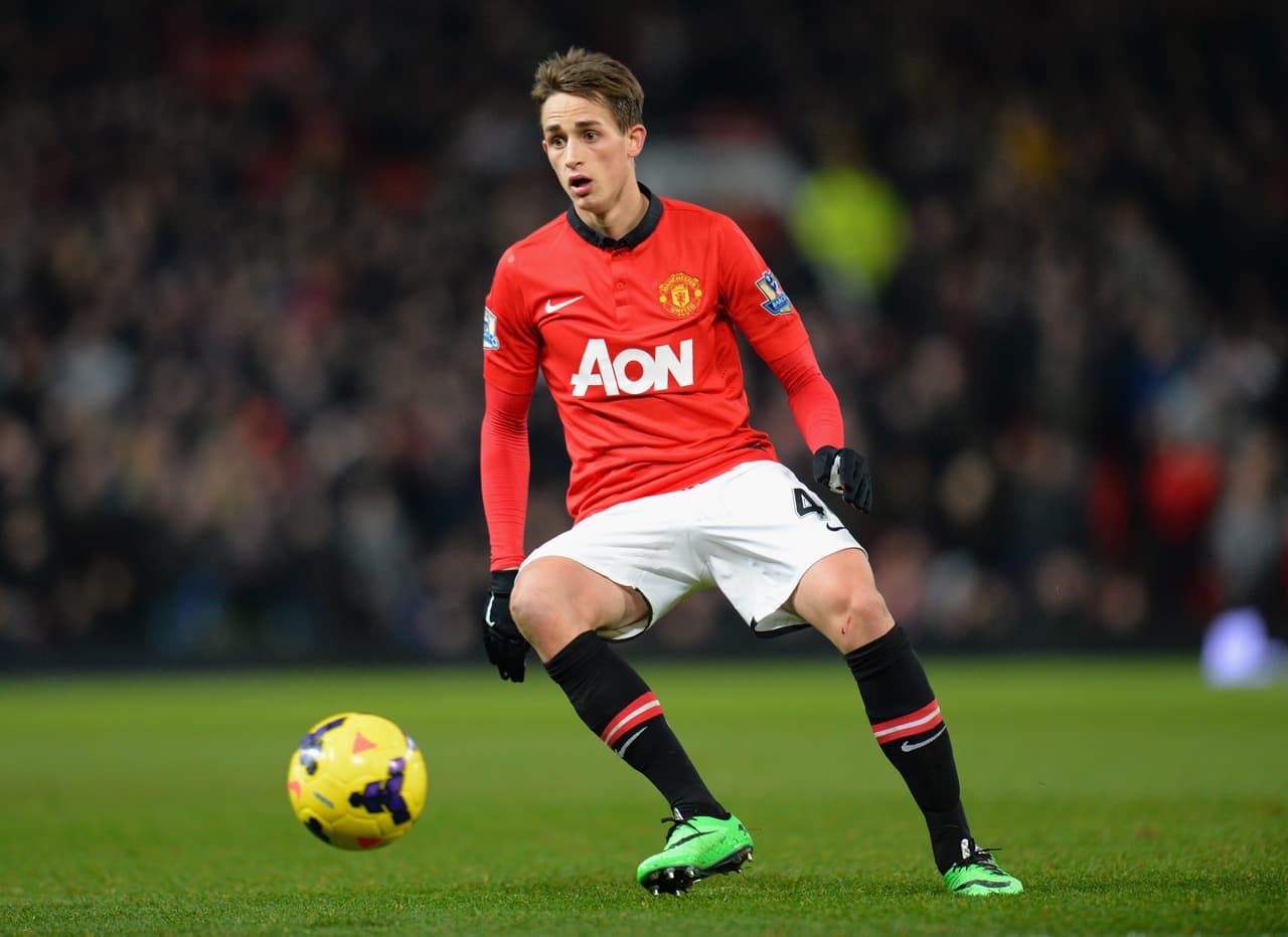 Adnan Januzaj surgió en el Manchester United en el año 2013, pero nunca pudo con la responsabilidad que se le cargó en hombros. Salió al Dortmund y regresó cuando David Moyes estaba al mando, pero tampoco le fue bien.