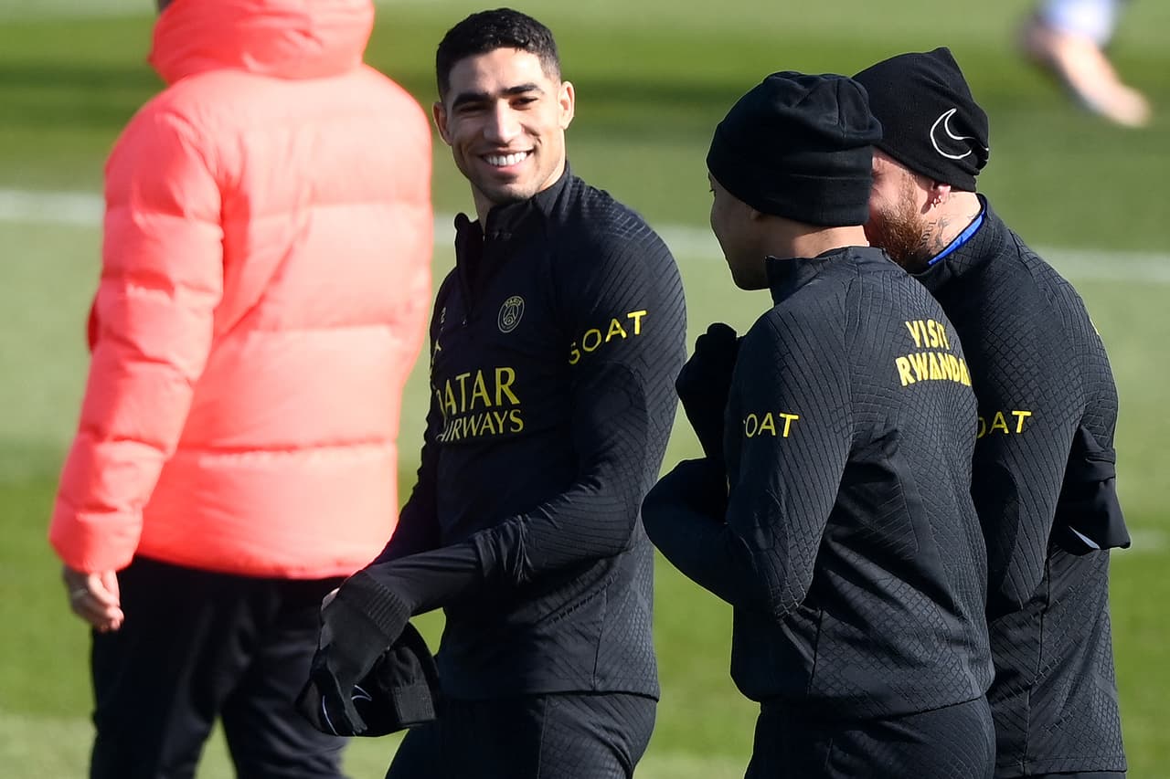 Achraf Hakimi viaja con el PSG pese a investigación de violación