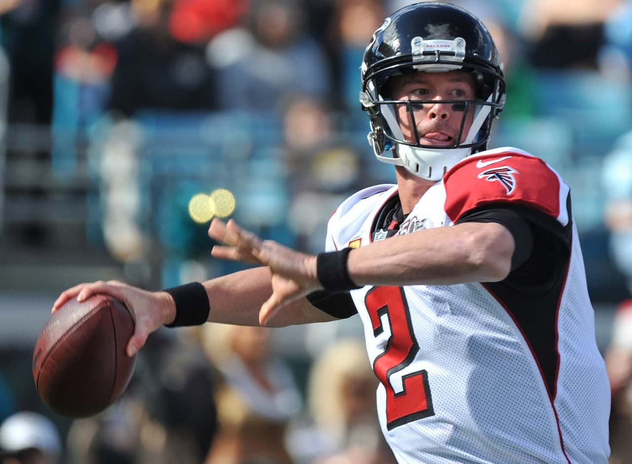 9 - MATT RYAN - QB - ATLANTA FALCONS - Salario en 2016: 20.7 millones de dólares - Tiene vigente un contrato de 5 años por 103.7 millones, con 42 millones garantizados.