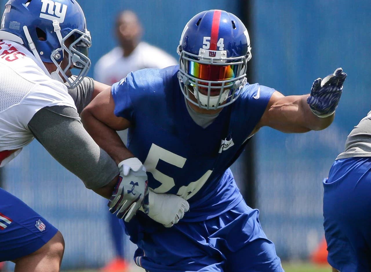 23 - OLIVIER VERNON - LB - NEW YORK GIANTS - Salario en 2016: 17 millones de dólares - Tiene vigente un contrato de 5 años por 85 millones, con 52.5 millones garantizados.