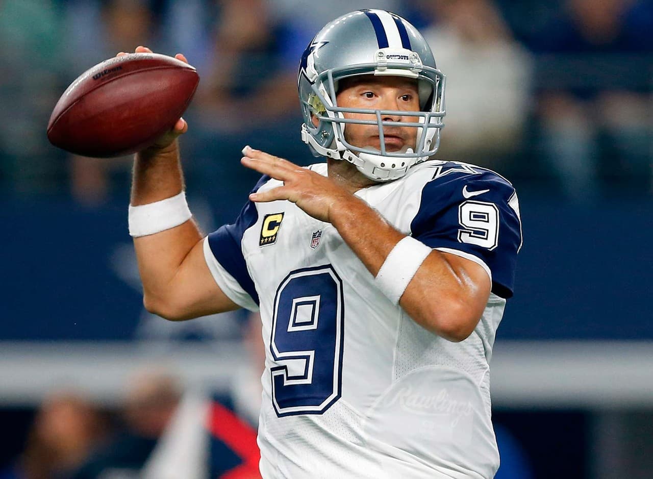 18 - TONY ROMO - QB - DALLAS COWBOYS - Salario en 2016: 18 millones de dólares - Tiene vigente un contrato de 6 años por 108 millones, con 55 millones garantizados.