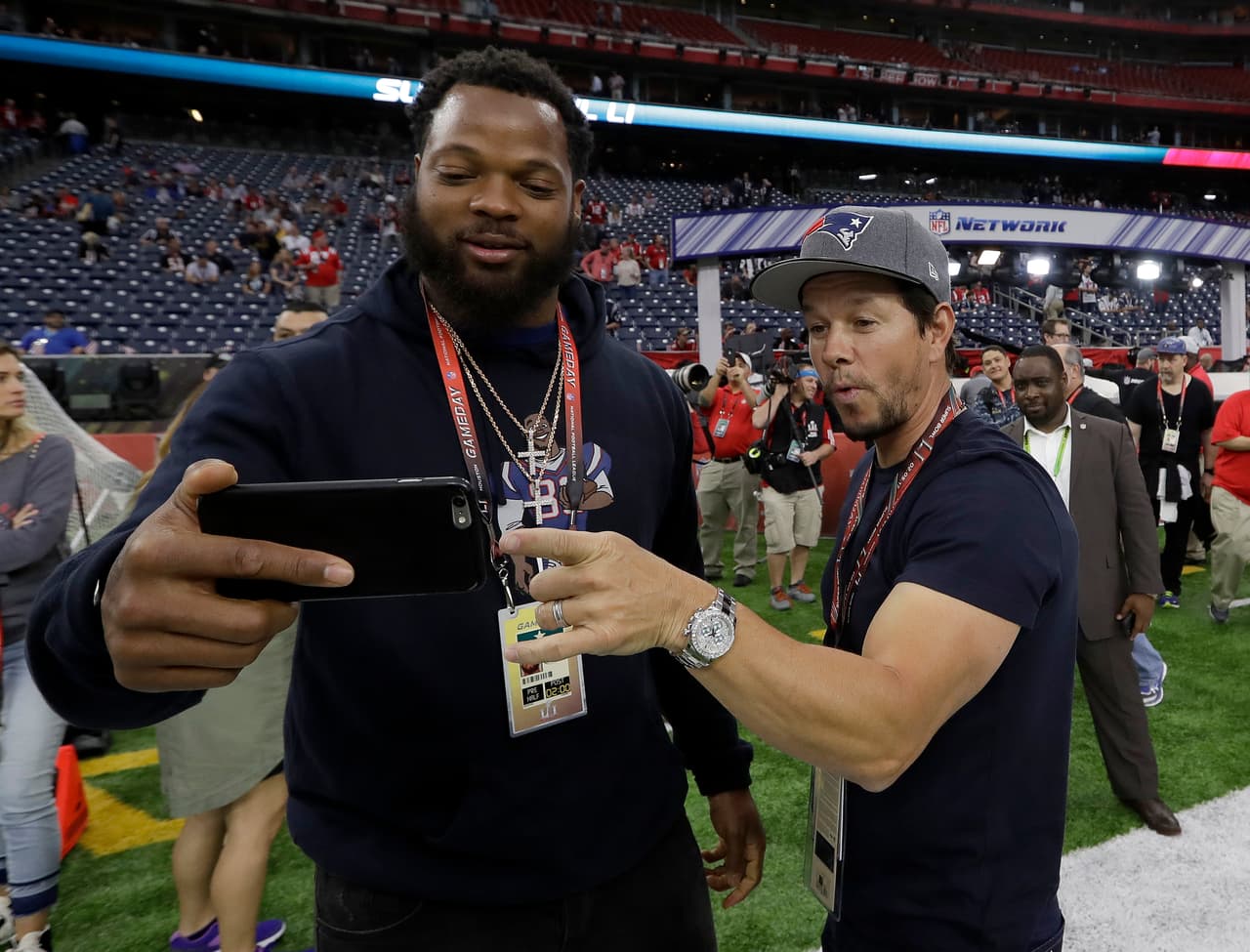 "La equidad no existe en este país y no importa cuanto dinero tengas, cuanto dinero retribuyas, cuando te ven como un negro, serás tratado de esa forma", dice Bennett en su carta en Twitter.