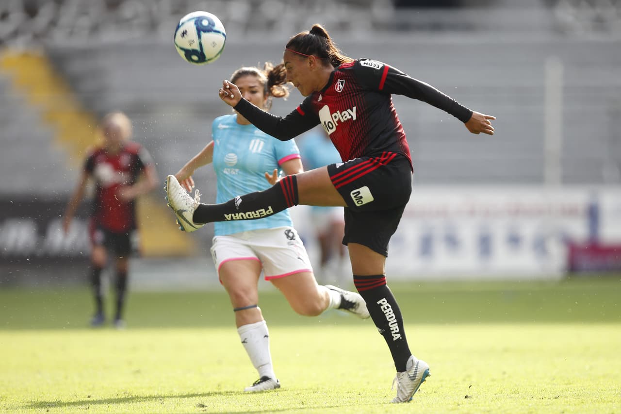 La serie se definirá en la vuelta el 18 de noviembre tras empatar a cero goles en el primer encuentro.