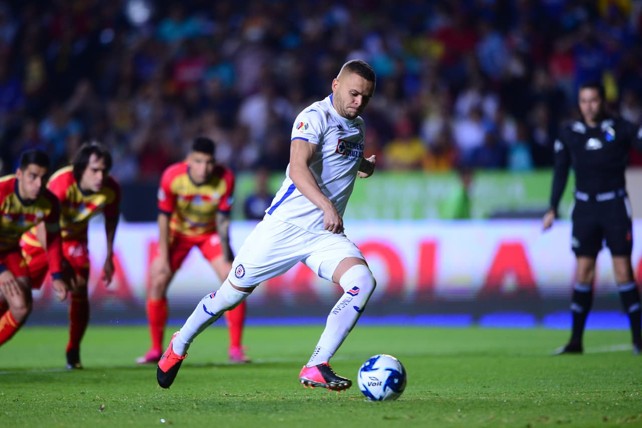 El uruguayo está a dos goles de su mejor torneo en Liga MX (9 con Santos en Ap-2018)