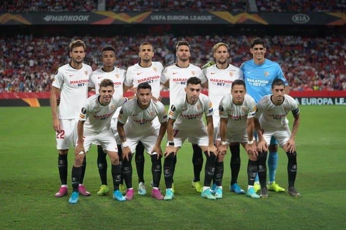 El Chicharito lo vuelve a hacer, sale como titular y anota