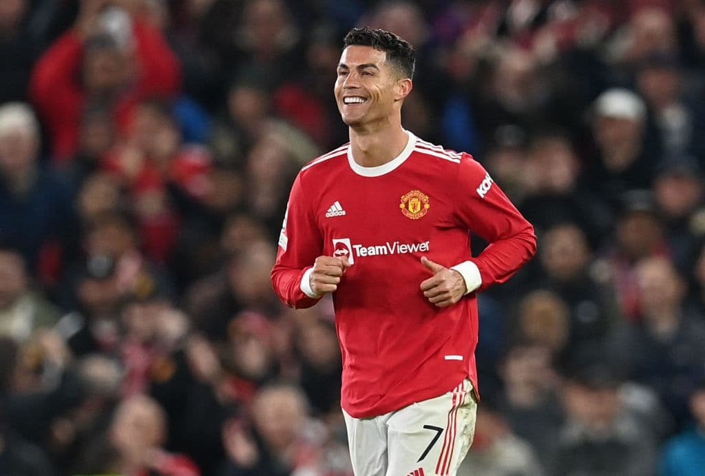 Cristiano se acerca a los juveniles del Manchester United