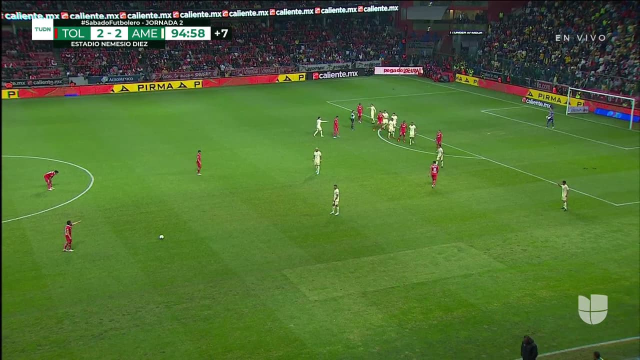 ¡TIRO ATAJADO! disparo por Édgar López.