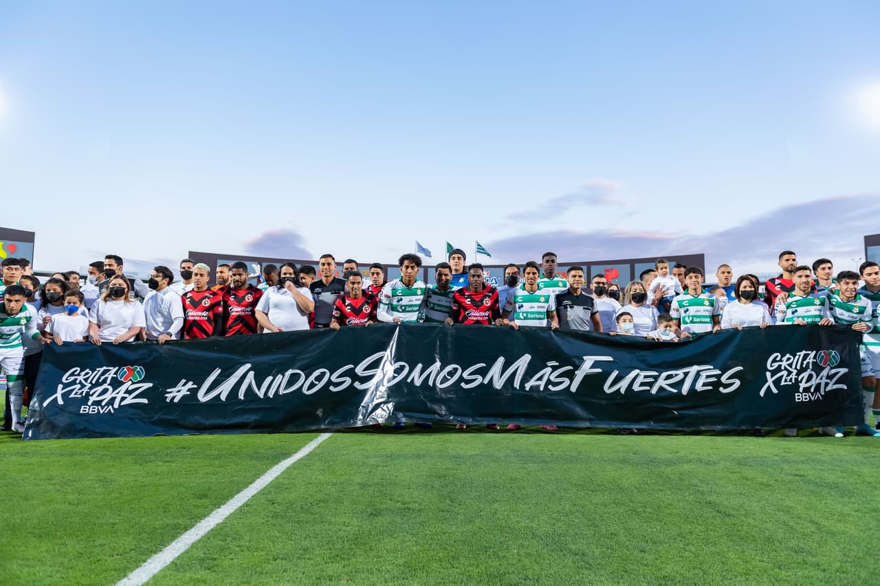 Santos Laguna sumó su tercer triunfo en los últimos cuatro partidos y se metió de lleno en la pelea por el Repechaje gracias los goles de Gorriarán, Suárez y el doblete de Preciado ante unos débiles Xolos de Tijuana.