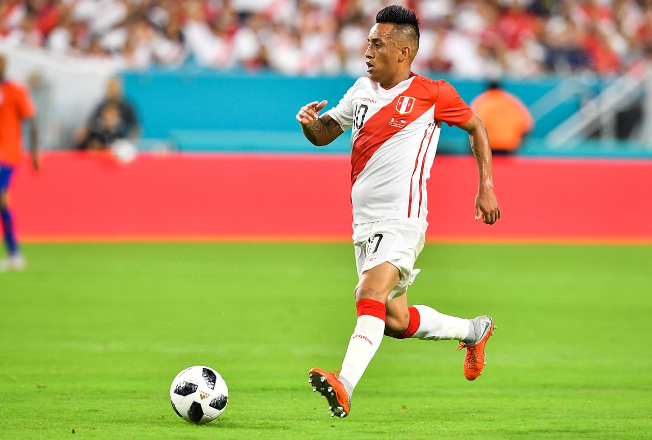 Mediocampista: Christian Cueva (Santos F.C.)