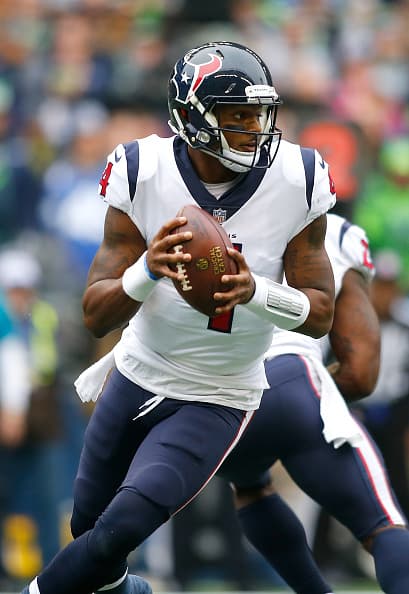 Deshaun Watson está en la sexta posición. Lamentablemente una fuerte lesión lo dejará fuera de la temporada.