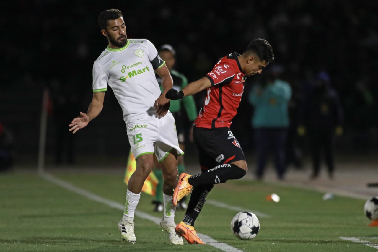 Gracias a los goles de Furch y Quiñones, Atlas le pega a unos alicaídos Bravos de Juárez que ya suman 5 partidos sin conocer la victoria y que ponen al Tuca en la ‘cuerda floja’.