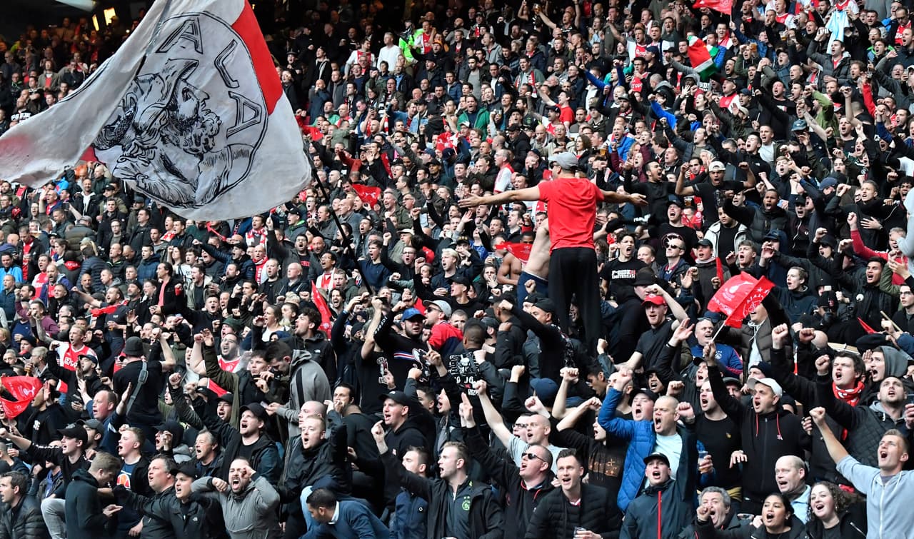 Miles de aficionados ingleses, del Tottenham Hotspur, llegaron hasta Amsterdam para vivir en el Johan Cruyff Arena una gran Semifinal de UEFA Champions League ante el Ajax. El ambiente, en las horas previas, lo pusieron ellos, pero dentro del estadio los locales fueron los que se hicieron sentir.