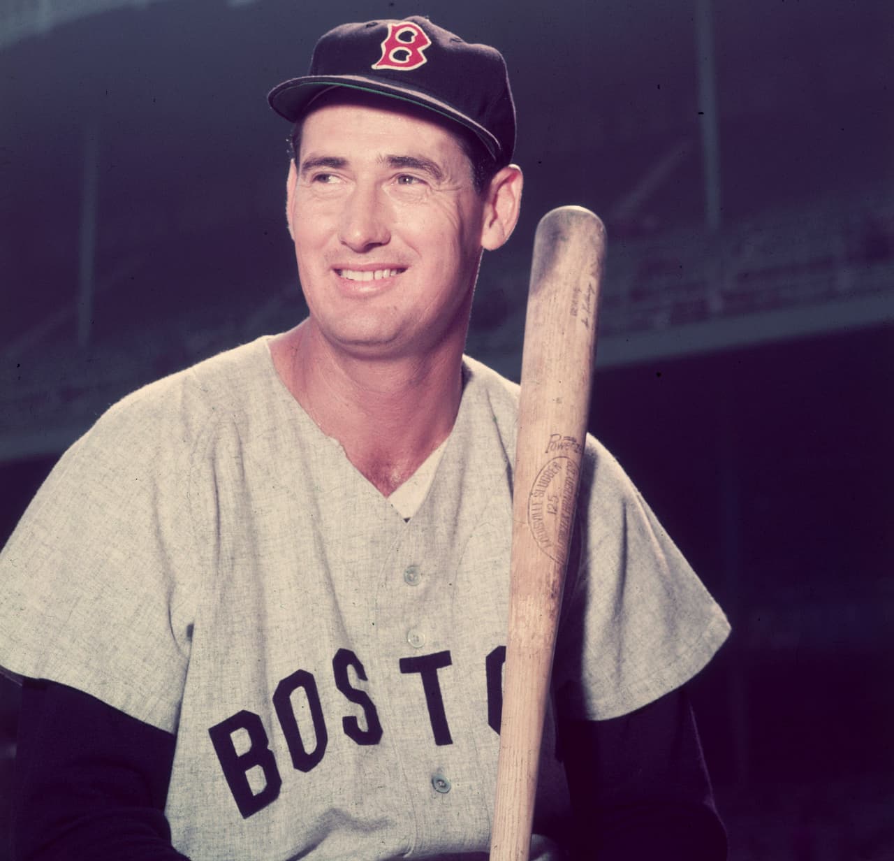 En 1942 y 1947 Ted Williams logró esta hazaña para los Medias Rojas de Boston. La triple corona significa liderar la liga en promedio de bateo, jonrones y carreras producidas.
