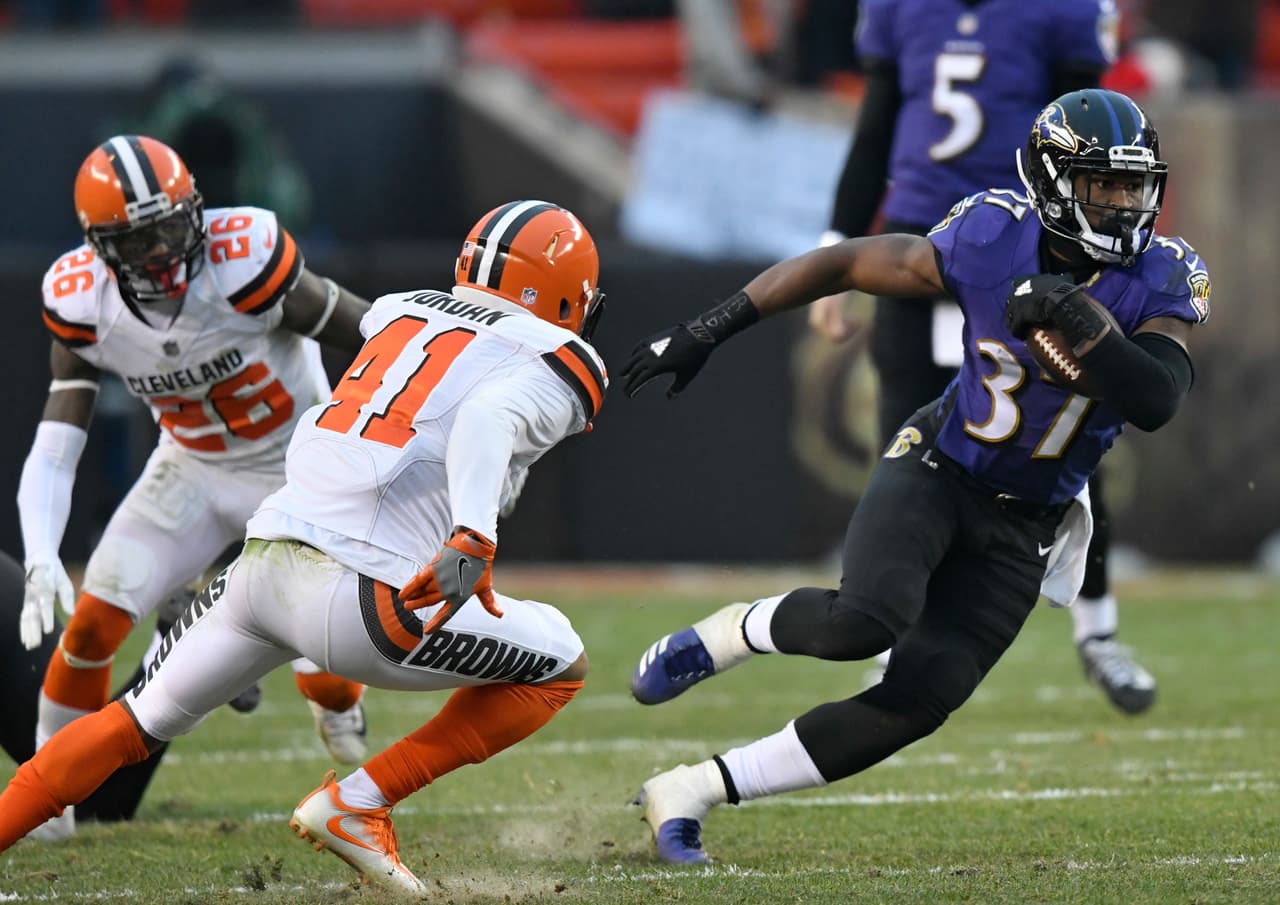 Ravens ganan a Browns y mantienen su camino a playoffs