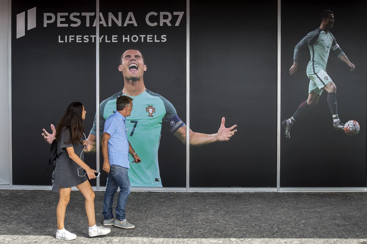 Cristiano Ronaldo abrirá un nuevo hotel en el centro de Madrid en 2019 y otros en Nueva York y Marrakech. El portugués tiene un acuerdo con el grupo Pestana y ya tiene hoteles en Lisboa y Funchal.