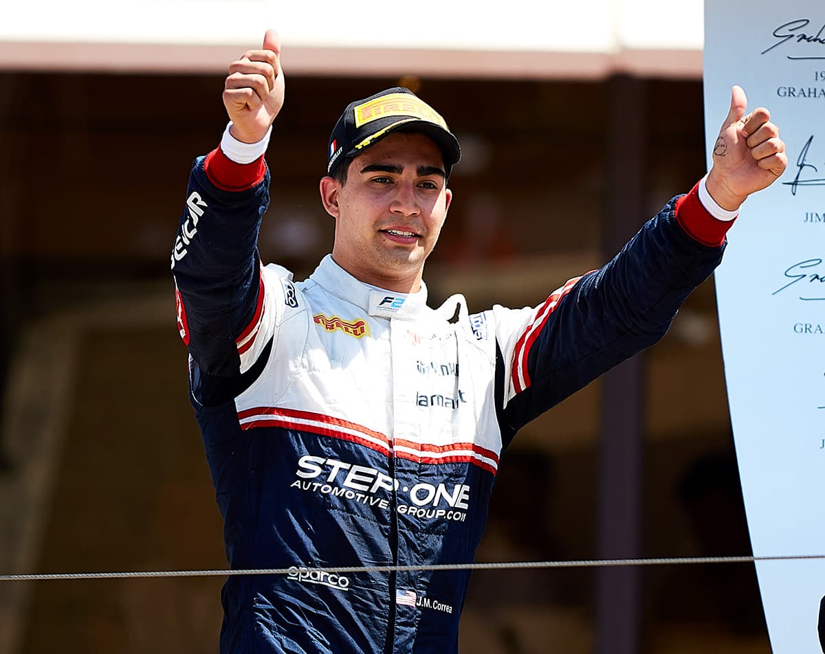 El piloto ecuatoriano naturalizado estadounidense, Juan Manuel Correa, pasó a quirófano en operación de 17 horas para salvar su pierna derecha, herida consecuencia del accidente que sufrió en el Gran Premio de Bélgica mientras competía en la Formula 2.