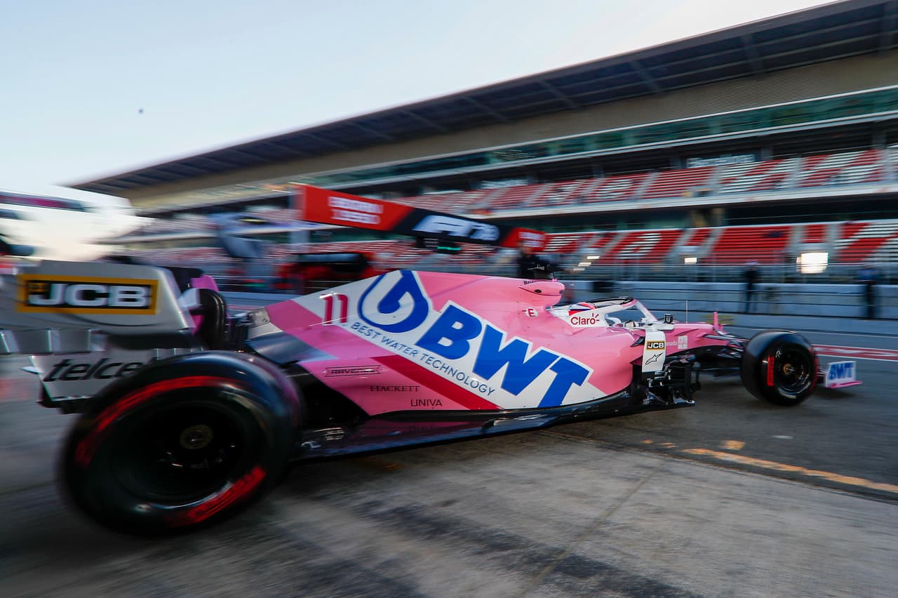 La gran sorpresa de la jornada fue la actuación del mexicano Sergio Pérez, tercero con su Racing Point, a 399 milésimas de Hamilton. Max Verstappen (Red Bull) quedó cuarto.