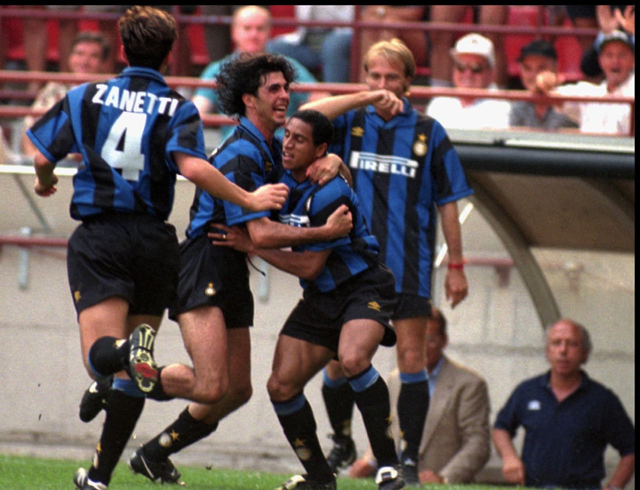 Roberto Carlos llegó al Inter de Milán en 1995 desde Palmeiras como una de las grandes promesas del fútbol brasileño.