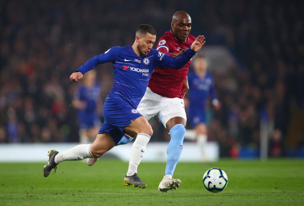 La bujía ofensiva del Chelsea el belga Eden Hazard empezaba a dar señales de peligro, ese sello en su juego de desbordes, encarar y usar su velocidad.