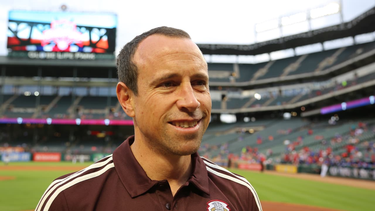 “Sí (disfruté la experiencia), es algo que no estaba acostumbrado durante mi vida, pero bueno, todas las aventuras nuevas se disfrutan, y la verdad es que fue muy bonito aventar un primer lanzamiento”, dijo un sonriente Torrado.