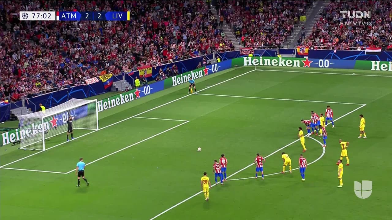 ¡GOL!  anota para Liverpool. Mohamed Salah