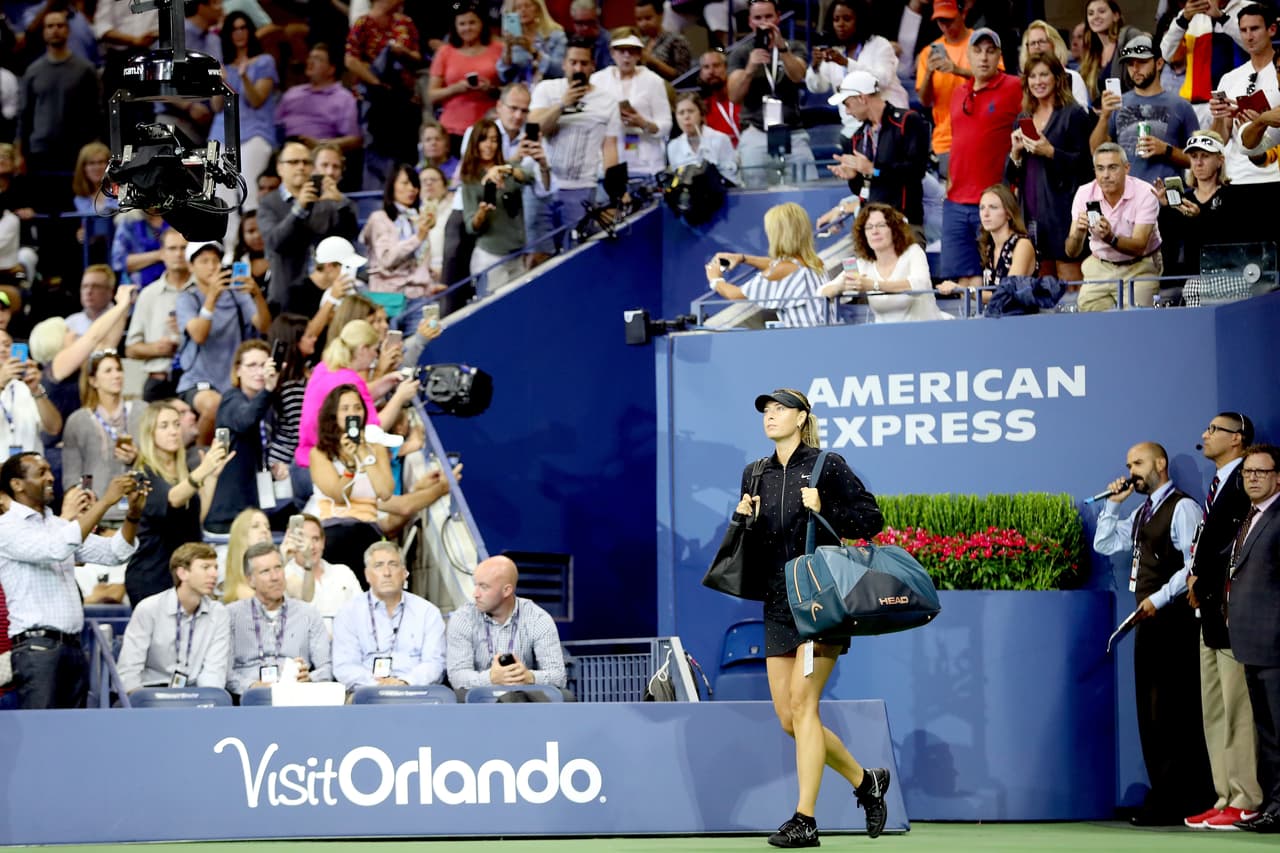 Sharapova hizo su reaparición en Grand Slams en el US Open 2017, pero Halep la puso a sufrir con sus contragolpes y drives.