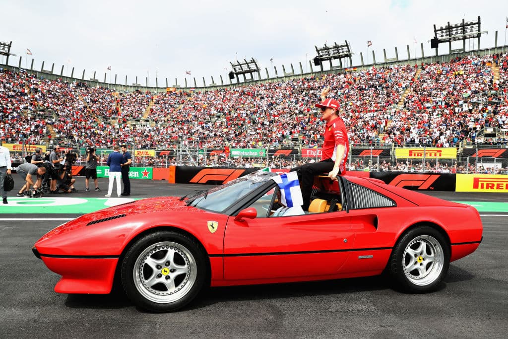 A bordo de un Ferrari, Kimi Raikkonen ganador del Gran Premio de Estados Unidos la semana anterior.