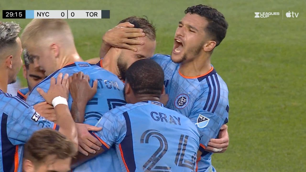 ¡Cabezazo! NYCFC toma la delantera en el minuto 30