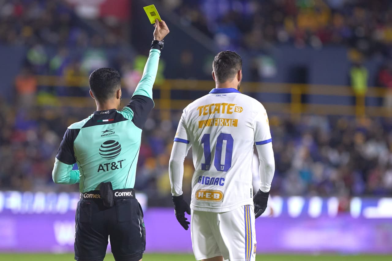 Tigres de la UANL se presentó en su estadio para recibir a los rojinegros del Atlas para su fecha de la Copa por México y consiguió la victoria por la solitaria anotación de Jesús Angulo con lo que los locales se quedaron con la victoria en 'El volcán'.